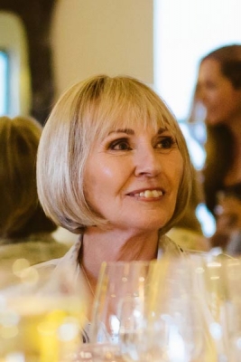 hair stylist for special occasions