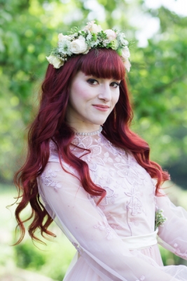 wedding hair stylist